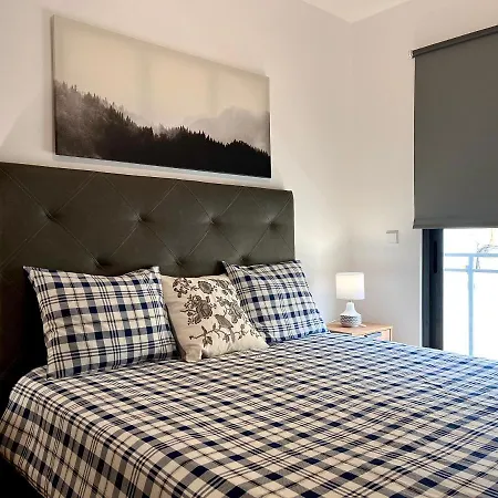 Daire Ondas Do Mar -coastal Comfort- Olhão
